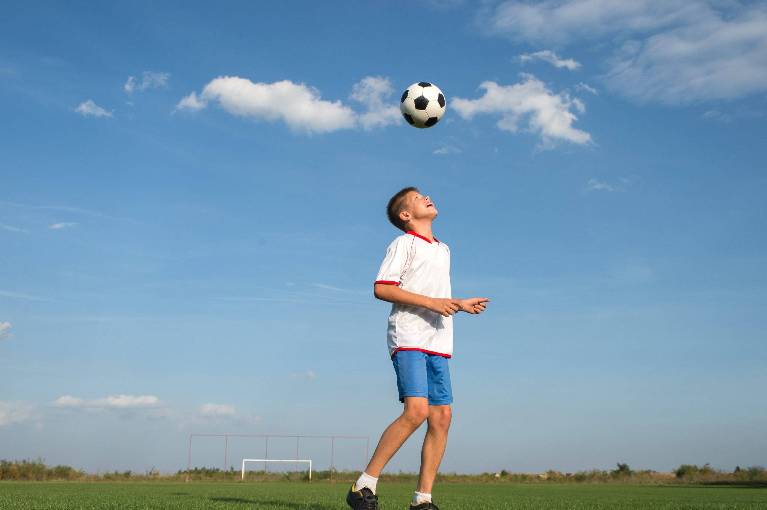 Are Soccer Headers Safe in Youth Sports? | MomDocs